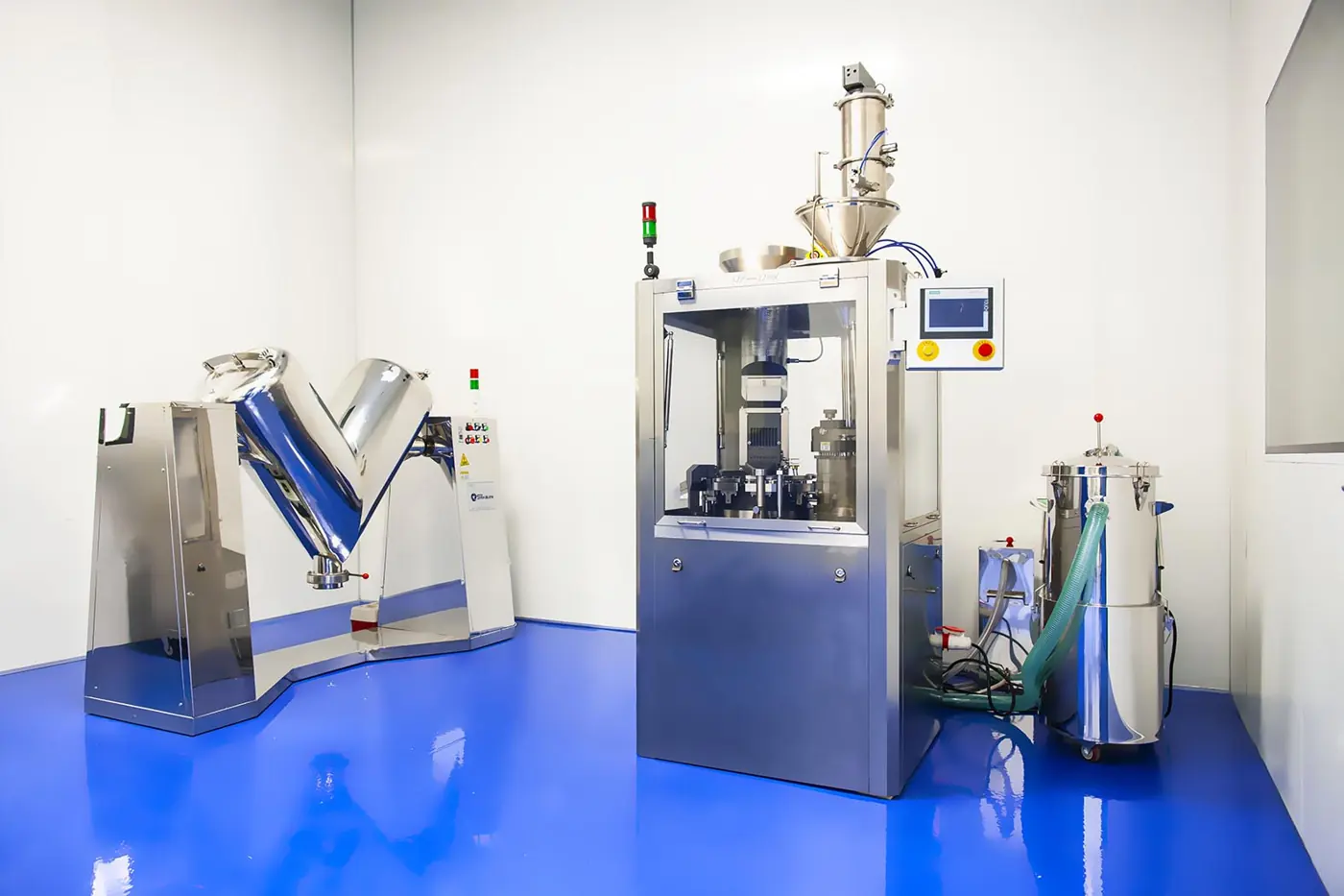 Capsule filling machine in a cleanroom